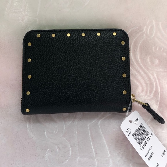 🆕Coach Leather Zip Wallet - Picture 2 of 6